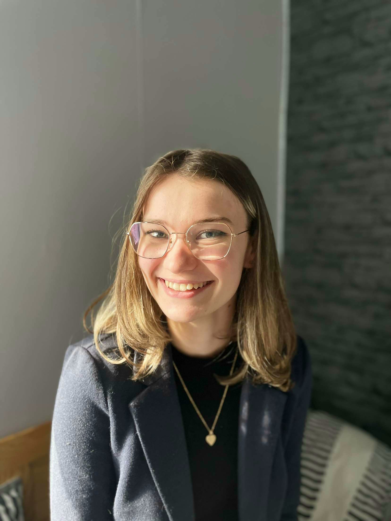 TOURS / Auxiliaire de vie diplômé Aide soignante