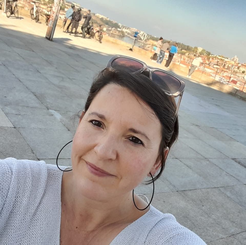 BRIOLLAY.CHEFFES.TIERCE / Auxiliaire de vie diplômée Aide soignante