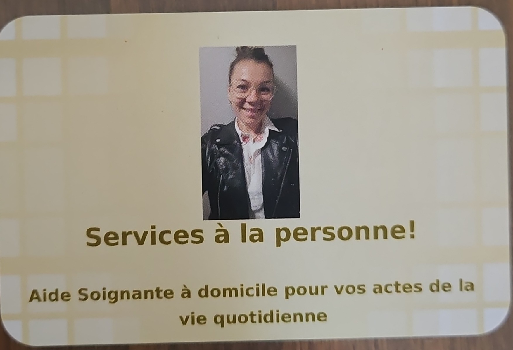 AVRILLE.BEAUCOUZE.ANGERS /Auxiliaire de vie diplômée aide soignante à domicile CESU